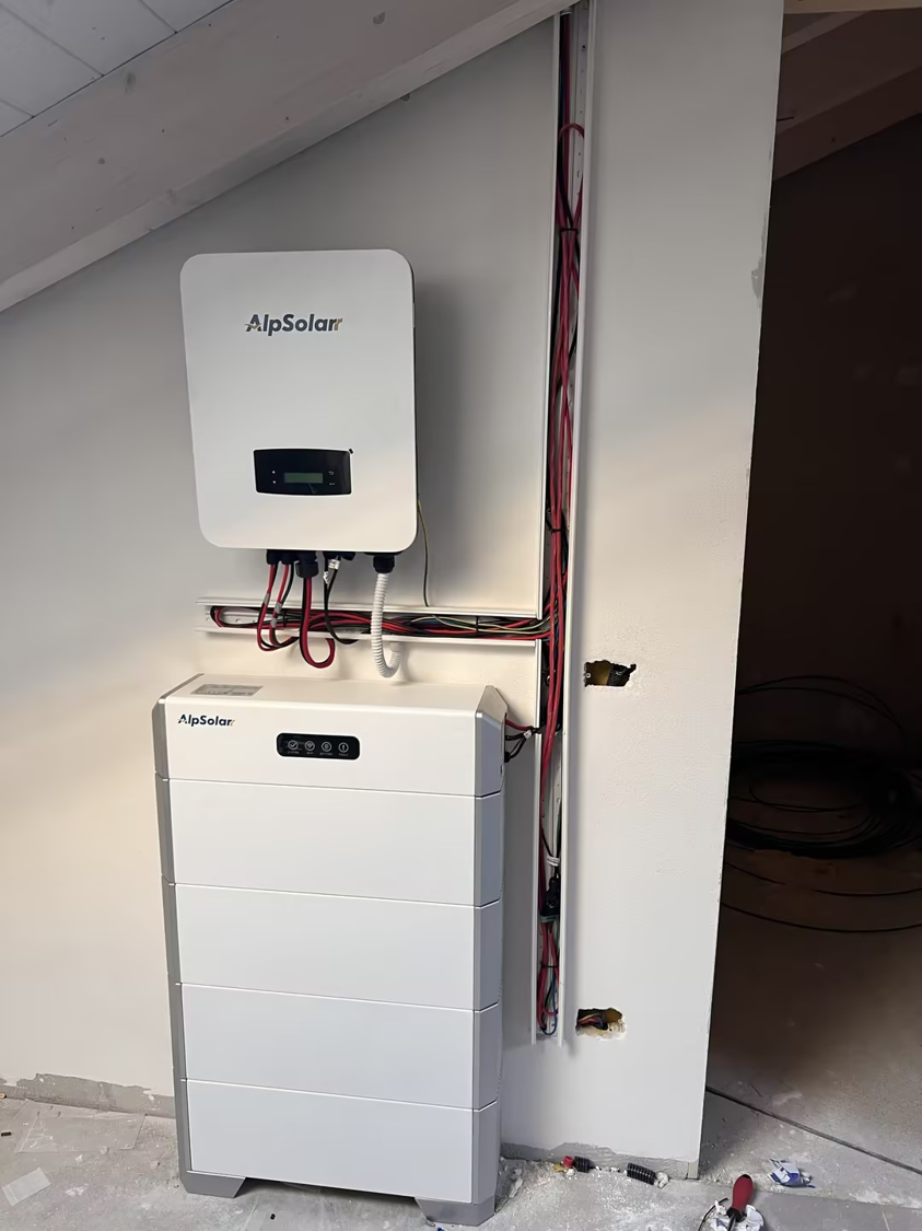  COMO H2+ROSA A1 Home Energy Storage Project in Italien 